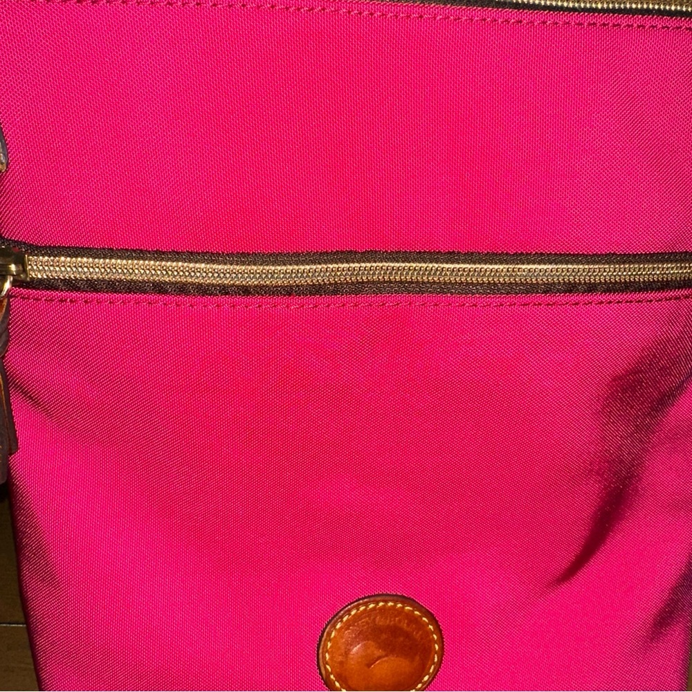 Dooney & Bourke Pink Nylon Crossbody Messenger Bag Pockets Brown Leather Straps - Picture 4 of 16